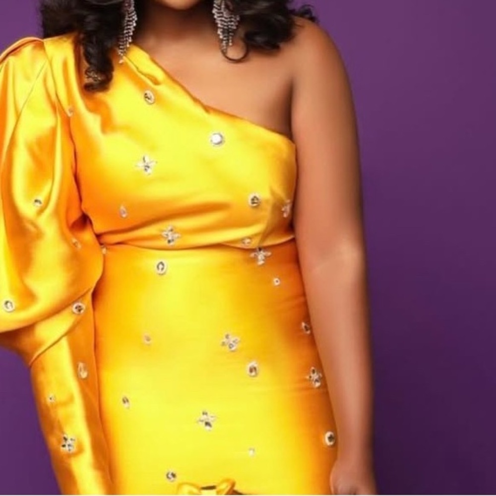 Elegant Yellow One-Shoulder Dress